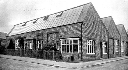 Picture of the Boot and Shoe School in 1936 before the alterations