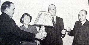 Edgar receives gifts
