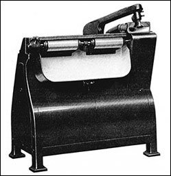 Picture of an oscillating bottom scouring machine from the Fred Hawkes catalogue