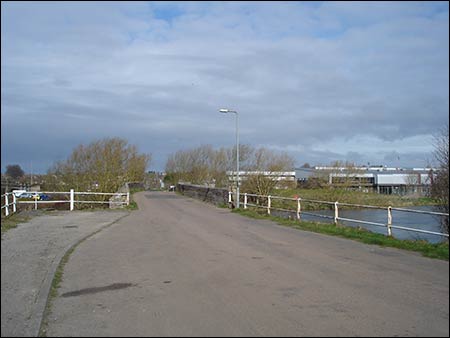 Approach to the narrow bridge
