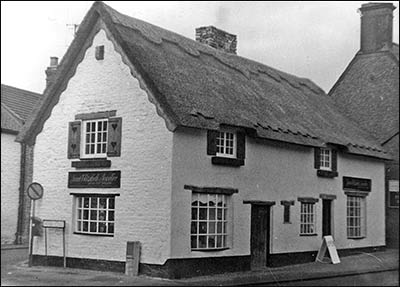 Janet Elizabeth - jeweller