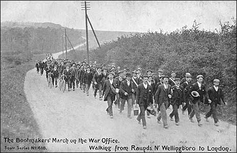 Marchers going to London