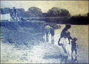 Paddling at Ditchford