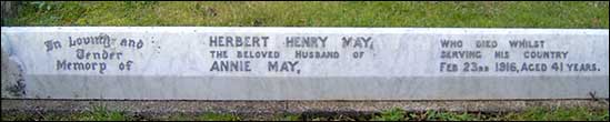 Grave B.748